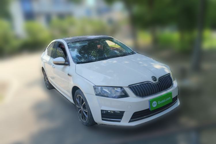 Used Skoda Octavia 2016 1.6L Automatic Smart Drive Edition Front Right 45 Deg