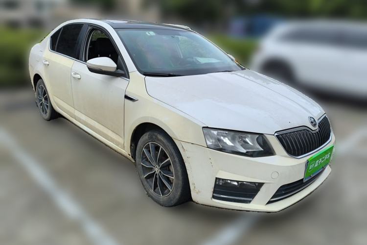 Used Skoda Octavia 2016 1.6L Automatic Smart Drive Edition Front Right 45 Deg