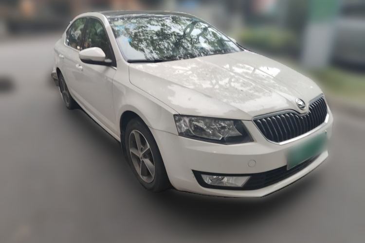 Used Skoda Octavia 2016 1.6L Automatic Chuanxing Edition Front Right 45 Deg