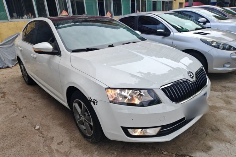 Used Skoda Octavia 2016 1.6L Automatic Smart Drive Edition Front Right 45 Deg