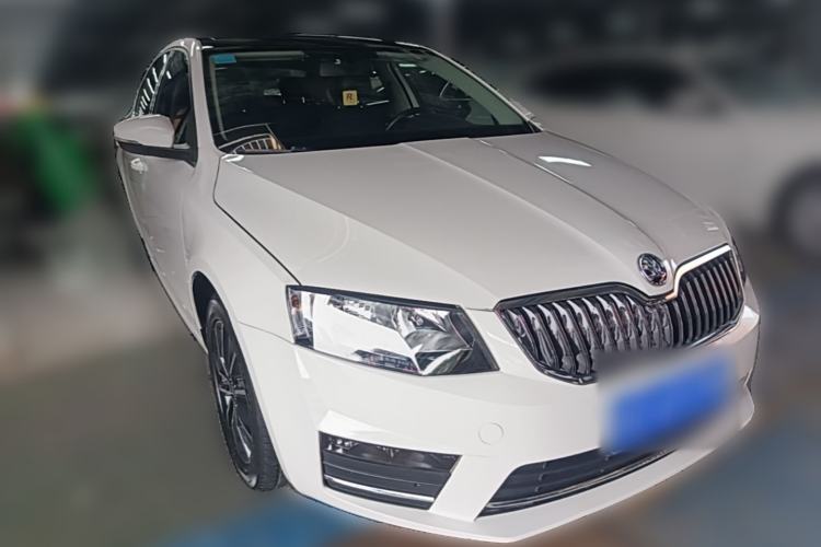 Used Skoda Octavia 2016 1.6L Automatic Smart Drive Edition Front Right 45 Deg