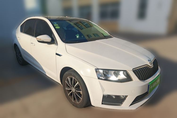 Used Skoda Octavia 2016 1.6L Automatic Smart Drive Edition Front Right 45 Deg