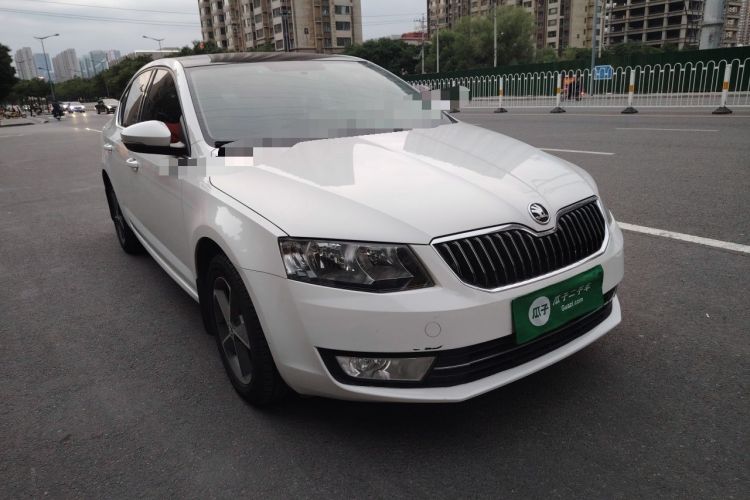 Used Skoda Octavia 2016 1.6L Automatic Smart Drive Edition Front Right 45 Deg