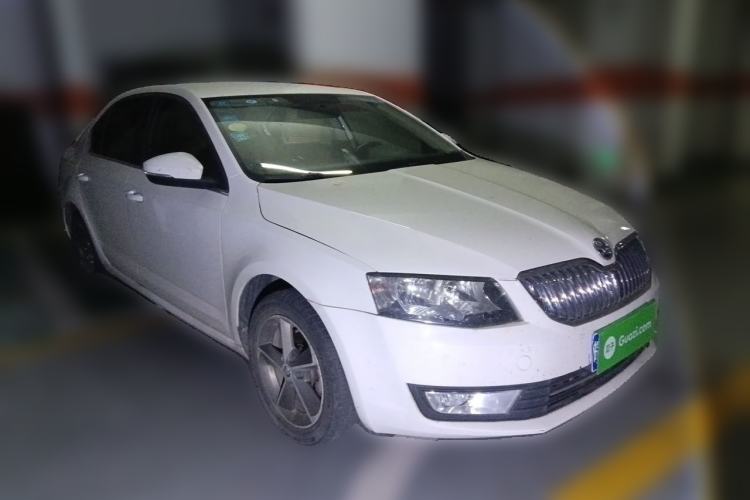 Used Skoda Octavia 2016 1.6L Automatic Chuanxing Edition Front Right 45 Deg