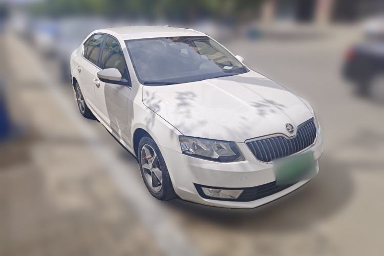 Used Skoda Octavia 2016 1.6L Automatic Chuanxing Edition Front Right 45 Deg