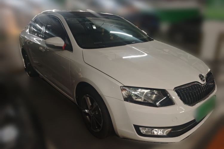 Used Skoda Octavia 2016 1.6L Automatic Smart Drive Edition Front Right 45 Deg