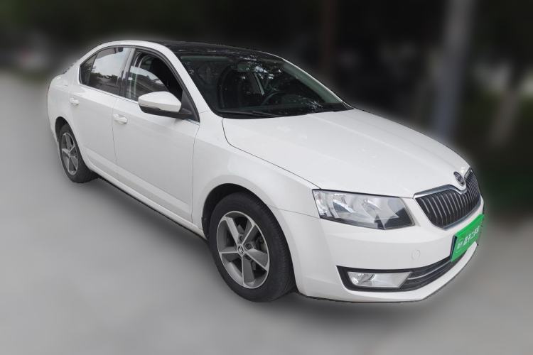 Used Skoda Octavia 2016 1.6L Automatic Smart Drive Edition Front Right 45 Deg