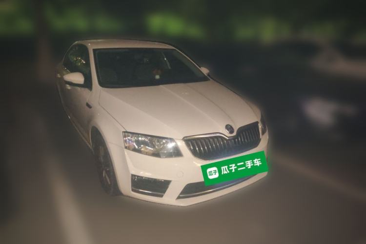 Used Skoda Octavia 2016 1.6L Automatic Chuanxing Edition Front Right 45 Deg
