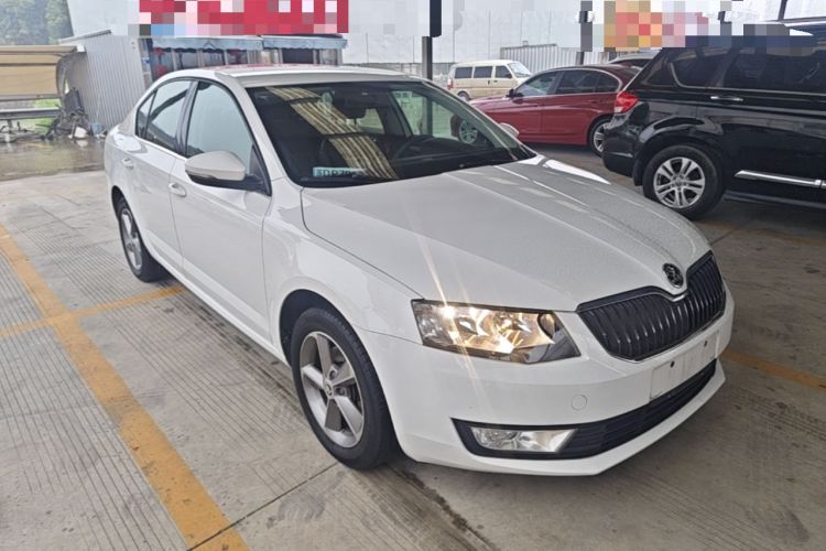 Used Skoda Octavia 2016 1.6L Automatic Chuanxing Edition Front Right 45 Deg