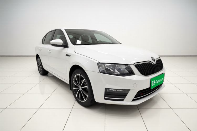Used Skoda Octavia 2016 1.6L Automatic Smart Drive Edition Front Right 45 Deg