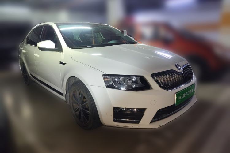 Used Skoda Octavia 2016 1.6L Automatic Smart Drive Edition Front Right 45 Deg