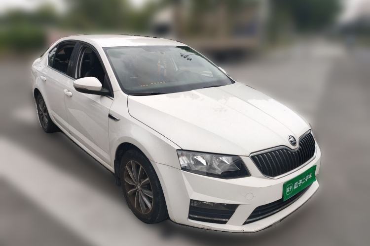Used Skoda Octavia 2016 1.6L Manual Trend Edition Front Right 45 Deg