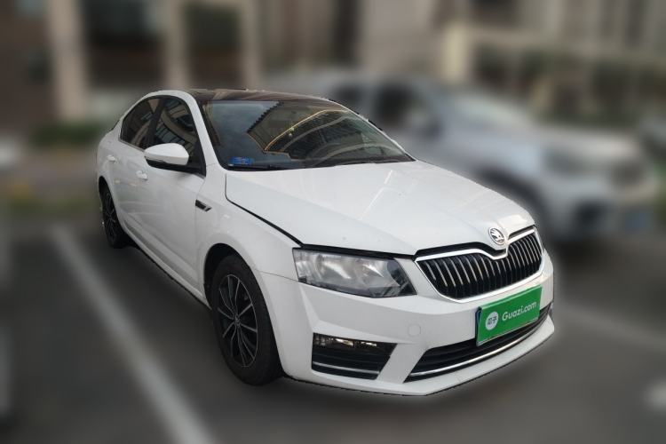 Used Skoda Octavia 2016 1.6L Manual Smart Drive Version Front Right 45 Deg
