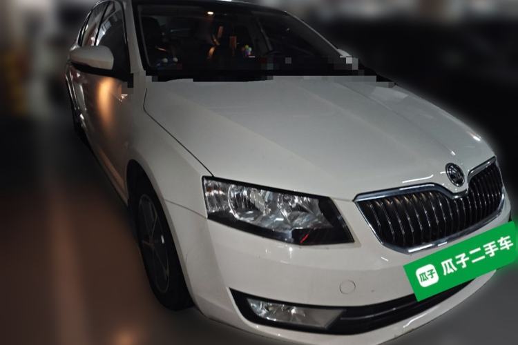 Used Skoda Octavia 2016 1.6L Automatic Smart Drive Edition Front Right 45 Deg