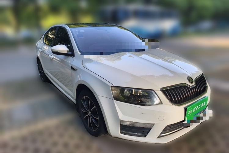 Used Skoda Octavia 2016 1.6L Automatic Smart Drive Edition Front Right 45 Deg