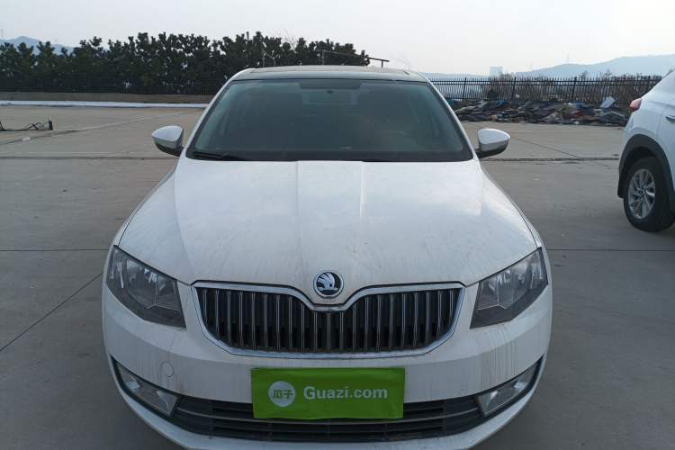 Used Skoda Octavia 2016 1.6L Automatic Smart Drive Edition Front