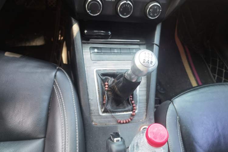 Used Skoda Octavia 2016 1.6L Manual Smart Drive Version Gear Lever
