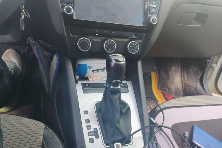 Used Skoda Octavia 2016 1.6L Automatic Chuanxing Edition Gear Lever