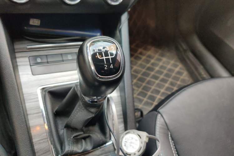 Used Skoda Octavia 2016 1.6L Manual Smart Drive Version Gear Lever