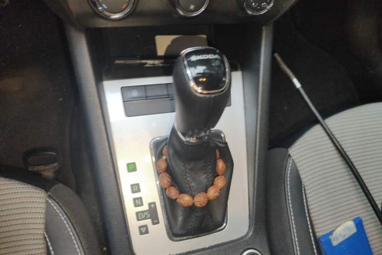 Used Skoda Octavia 2016 1.6L Automatic Chuanxing Edition Gear Lever
