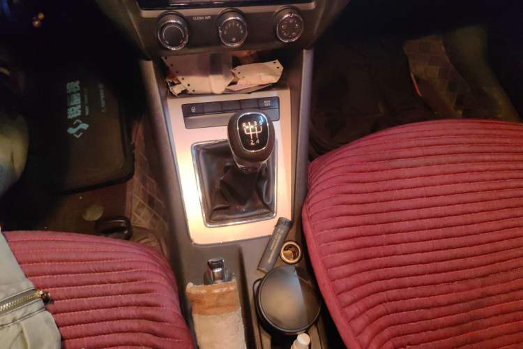 Used Skoda Octavia 2016 1.6L Manual Trend Edition Gear Lever