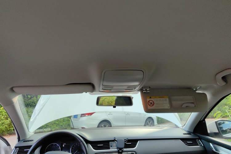 Used Skoda Octavia 2016 1.6L Automatic Chuanxing Edition Headliner