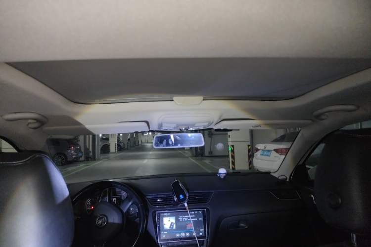 Used Skoda Octavia 2016 1.6L Automatic Smart Drive Edition Headliner