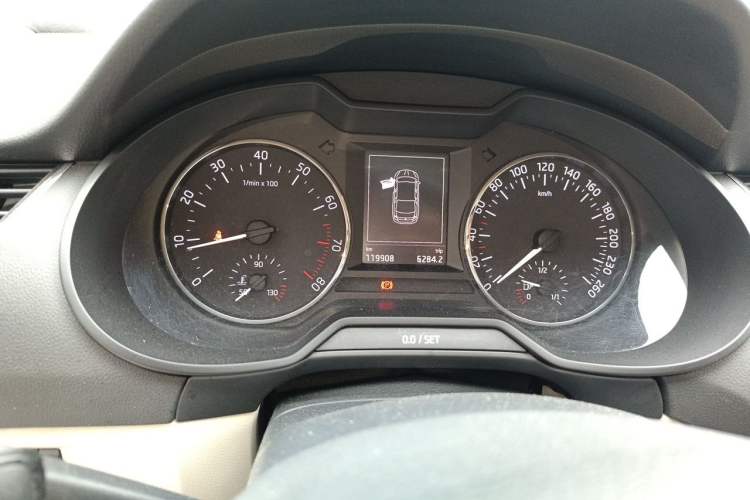 Used Skoda Octavia 2016 1.6L Automatic Smart Drive Edition Instrument Cluster