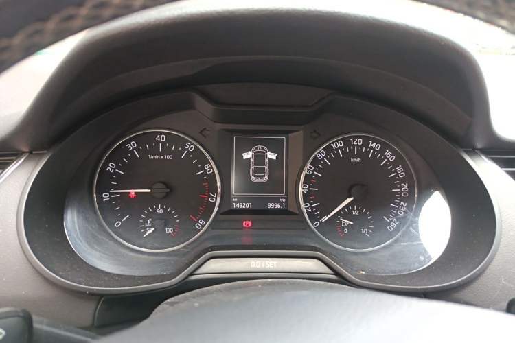Used Skoda Octavia 2016 TSI280 DSG Smart Drive Edition Instrument Cluster