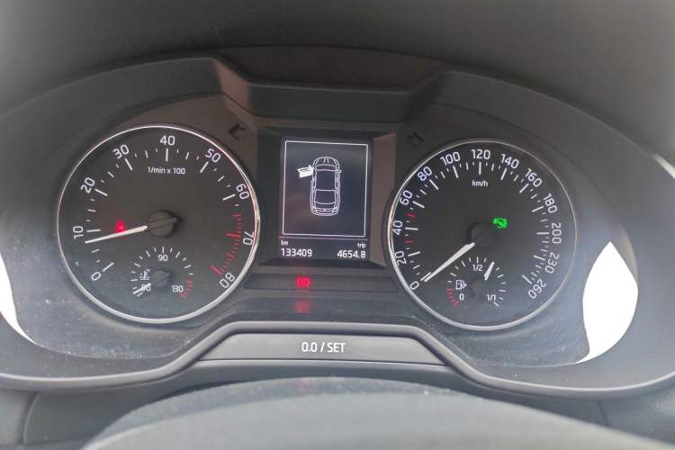 Used Skoda Octavia 2016 1.6L Automatic Smart Drive Edition Instrument Cluster