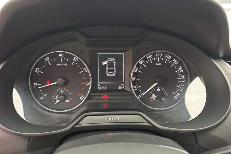Used Skoda Octavia 2016 TSI280 DSG Smart Drive Edition Instrument Cluster