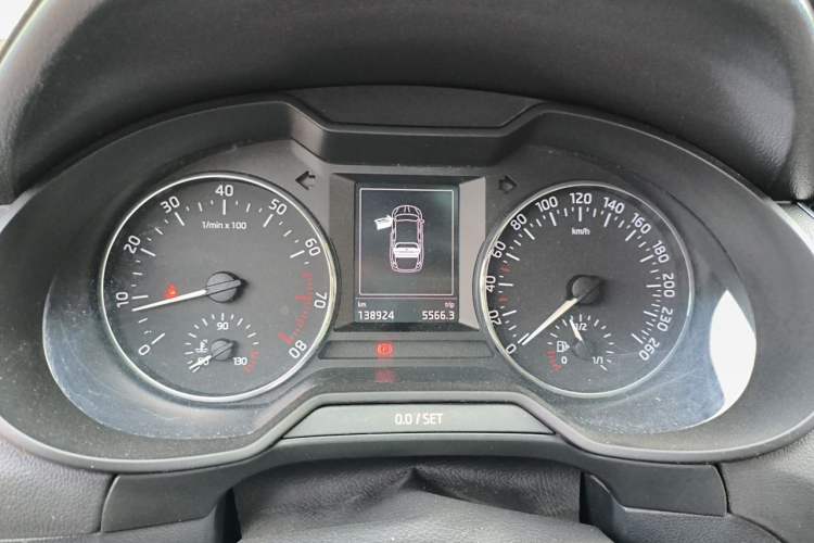 Used Skoda Octavia 2016 1.6L Automatic Smart Drive Edition Instrument Cluster