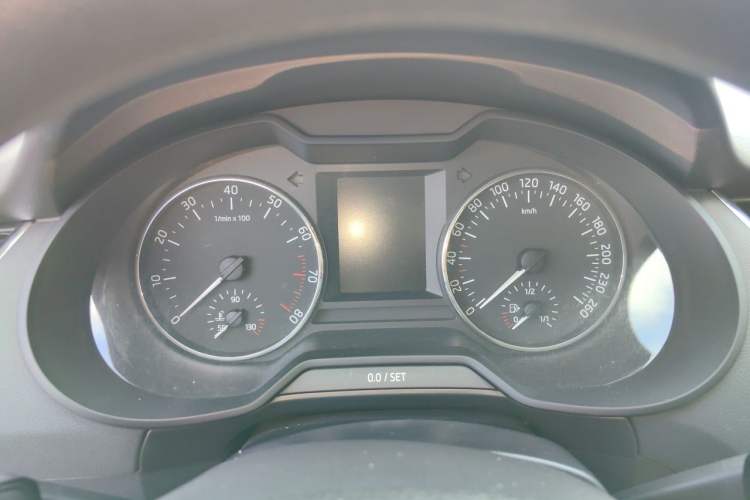 Used Skoda Octavia 2016 1.6L Automatic Chuanxing Edition Instrument Cluster
