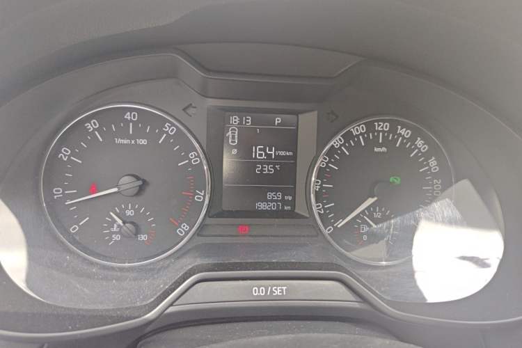 Used Skoda Octavia 2016 1.6L Automatic Chuanxing Edition Instrument Cluster