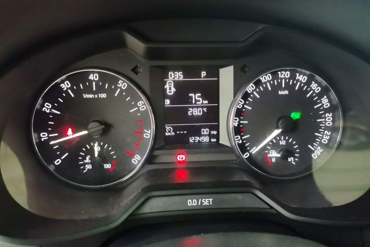 Used Skoda Octavia 2016 1.6L Automatic Chuanxing Edition Instrument Cluster