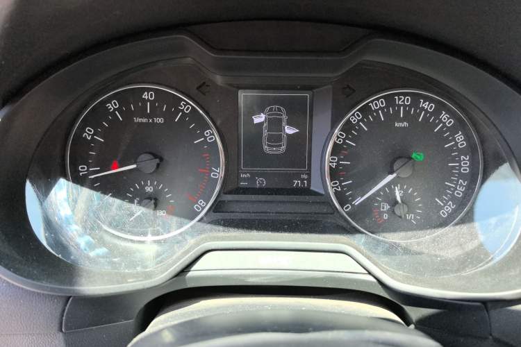 Used Skoda Octavia 2016 1.6L Automatic Smart Drive Edition Instrument Cluster