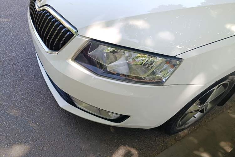 Used Skoda Octavia 2016 1.6L Manual Trend Edition Left Front Headlight
