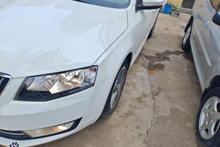 Used Skoda Octavia 2016 1.6L Automatic Smart Drive Edition Left Front Headlight