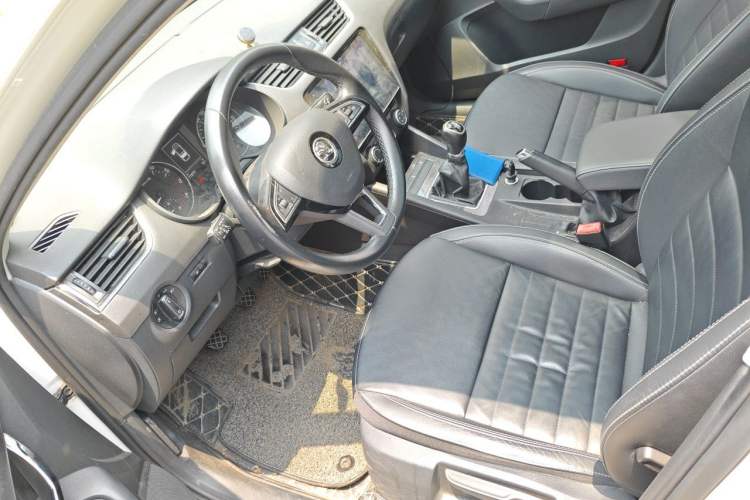 Used Skoda Octavia 2016 1.6L Manual Smart Drive Version Left Front Seat