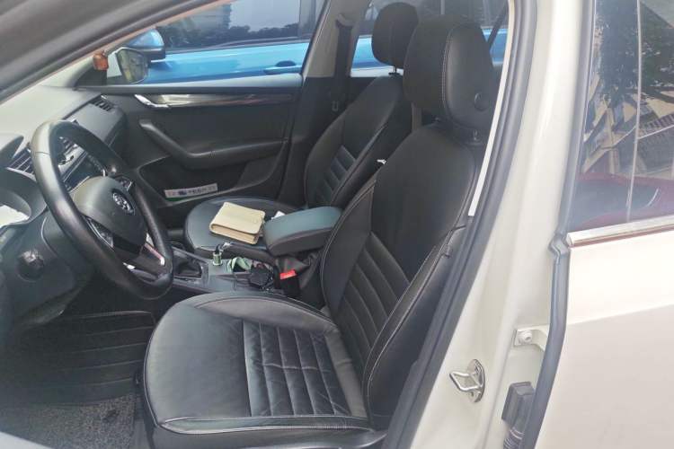 Used Skoda Octavia 2016 1.6L Automatic Smart Drive Edition Left Front Seat