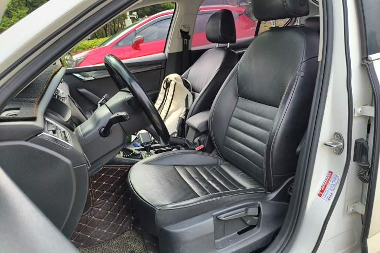 Used Skoda Octavia 2016 1.6L Automatic Smart Drive Edition Left Front Seat