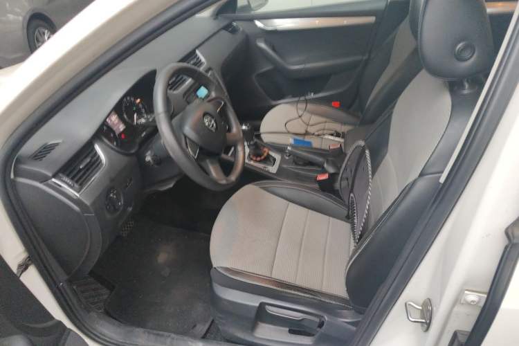 Used Skoda Octavia 2016 1.6L Automatic Chuanxing Edition Left Front Seat