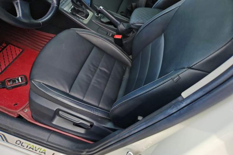 Used Skoda Octavia 2016 1.6L Automatic Smart Drive Edition Left Front Seat
