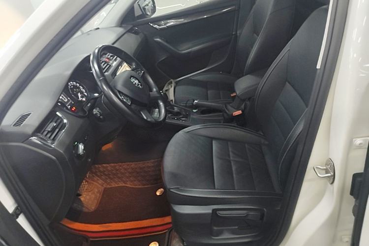 Used Skoda Octavia 2016 1.6L Automatic Smart Drive Edition Left Front Seat