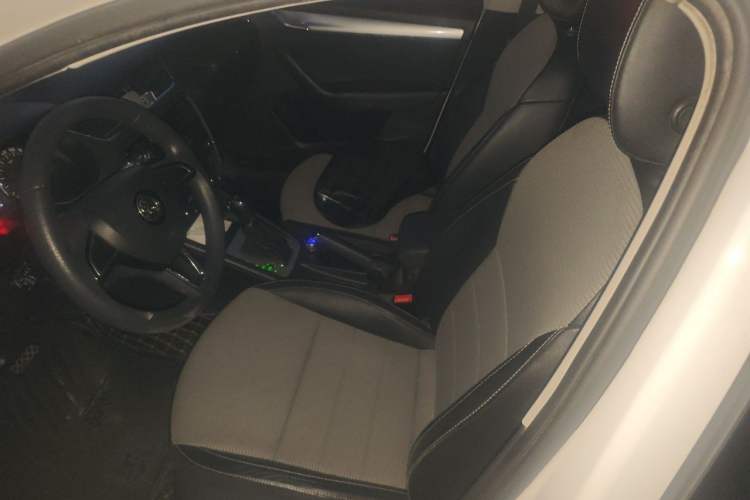 Used Skoda Octavia 2016 1.6L Automatic Chuanxing Edition Left Front Seat