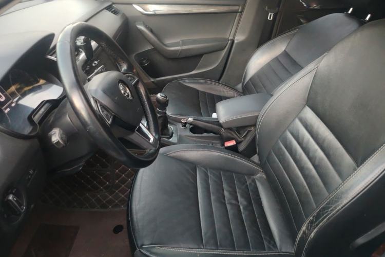 Used Skoda Octavia 2016 1.6L Manual Smart Drive Version Left Front Seat