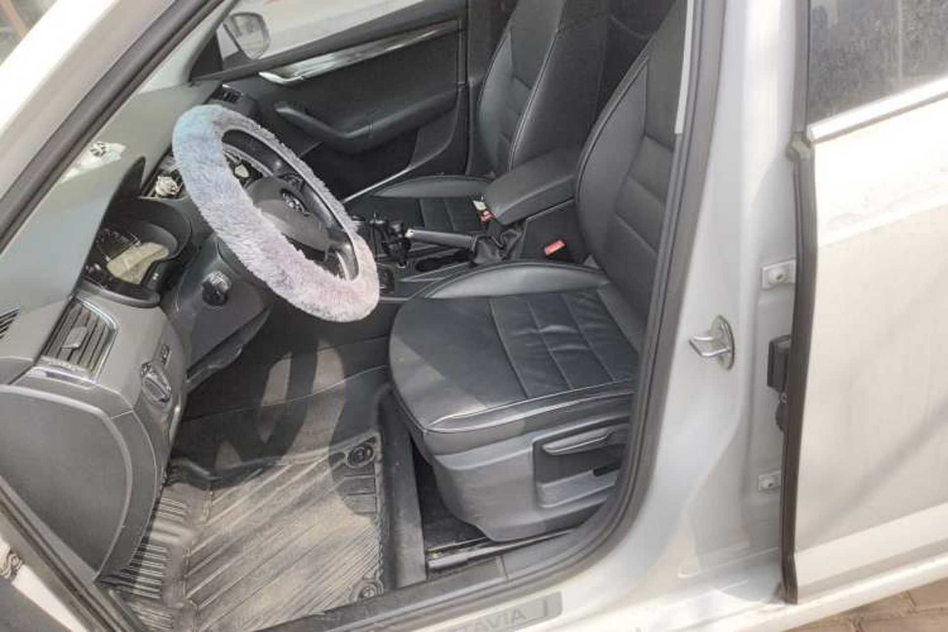 Used Skoda Octavia 2016 TSI280 DSG Smart Drive Edition Left Front Seat
