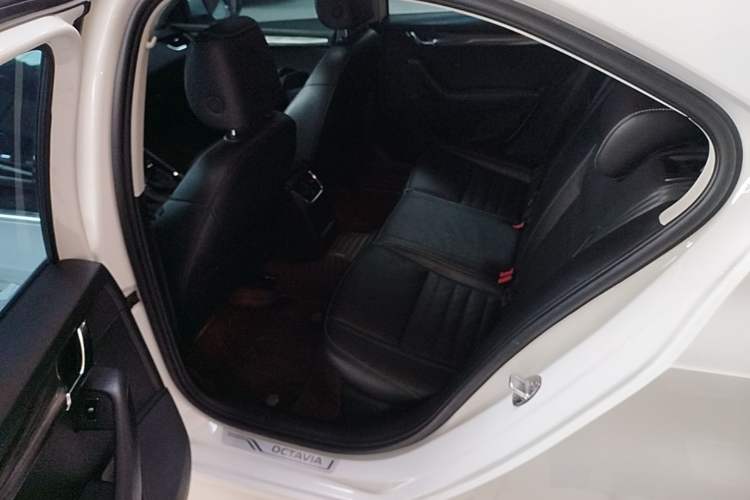Used Skoda Octavia 2016 1.6L Automatic Smart Drive Edition Left Rear Seat