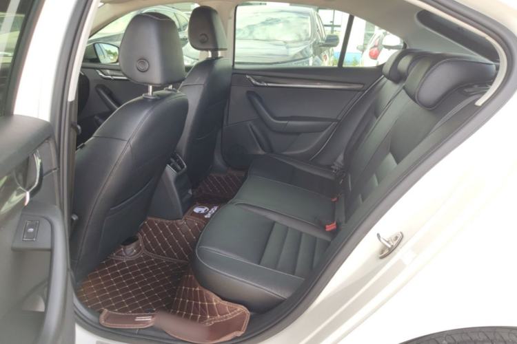 Used Skoda Octavia 2016 1.6L Automatic Smart Drive Edition Left Rear Seat