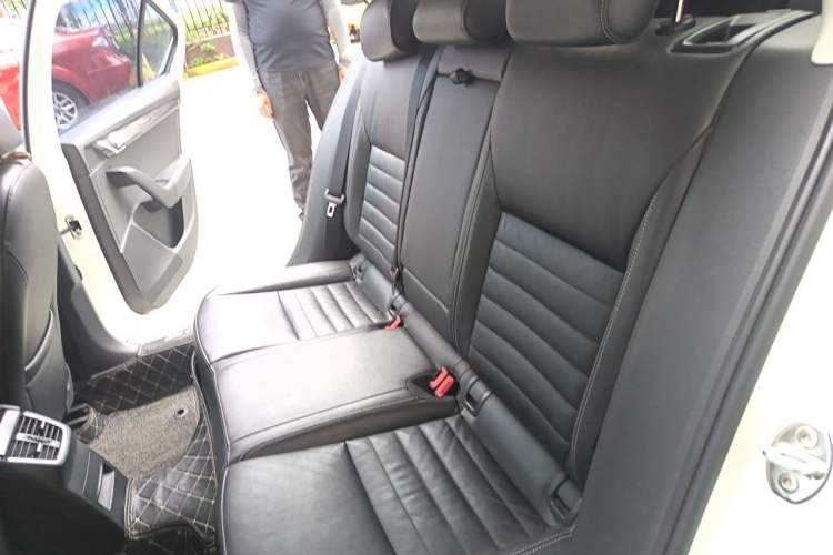 Used Skoda Octavia 2016 TSI280 DSG Smart Drive Edition Left Rear Seat